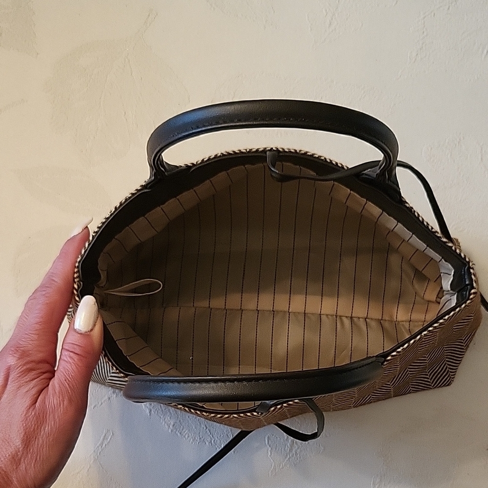Estee Lauder Beige & Espresso Handbag with Bonus Cosmetic Pouch! - Picture 9 of 11